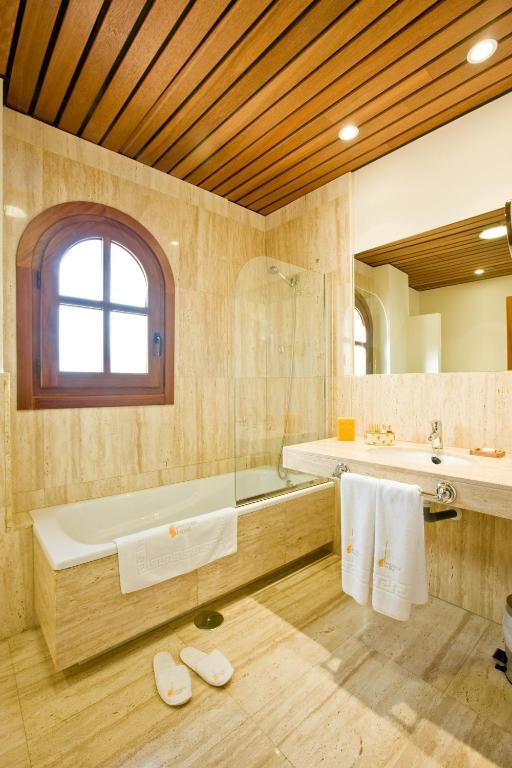 Bodegas Hacienda Albae Vendégház Argamasilla de Alba Szoba fotó